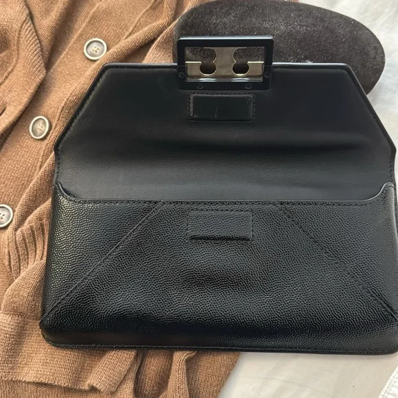 Tory Burch Clutch 10x5 - Picture 4 of 9